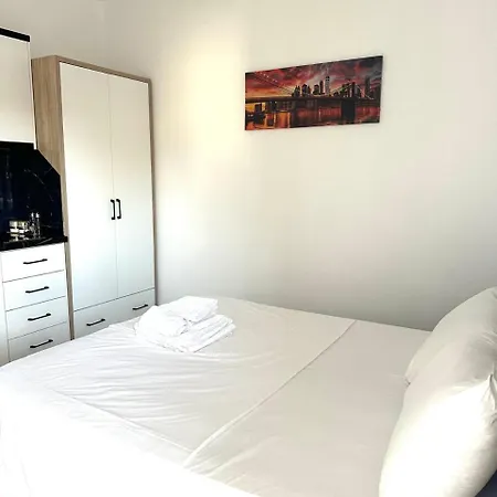 Aidens's House 3 Maison d'hôtes *